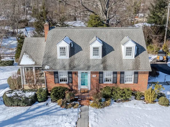 212 Gateswood Rd, Lutherville Timonium, MD 21093