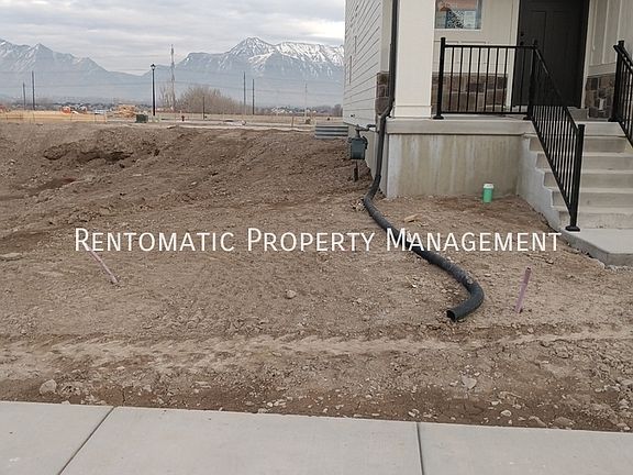 3rd image of 1036 N Story Dr