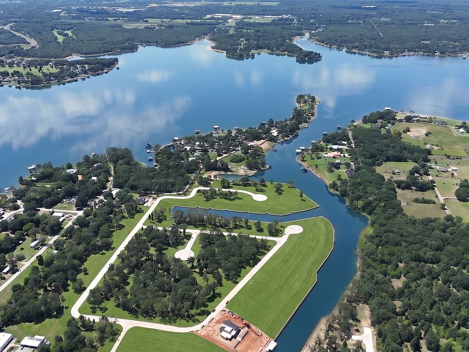 1st image of 2 Diamond Ln