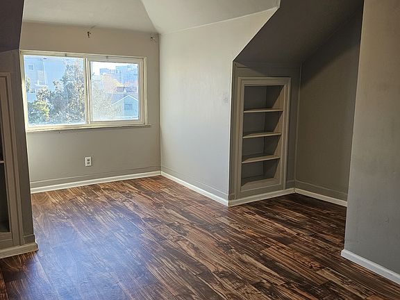 5th image of 1204 E Denny Way #3