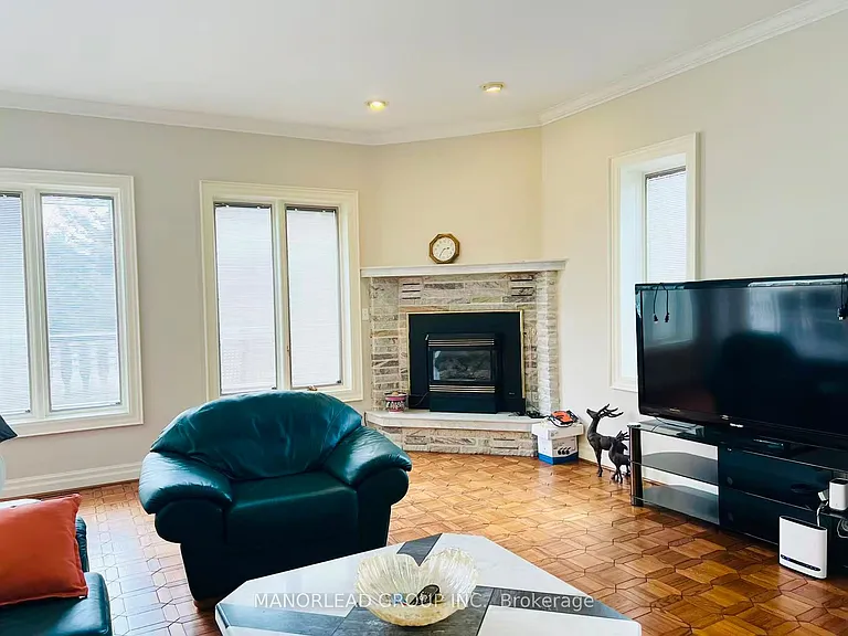 270 Greenbrooke Dr — Photo 8