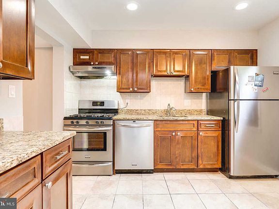 2nd image of 2062 Mayflower Dr