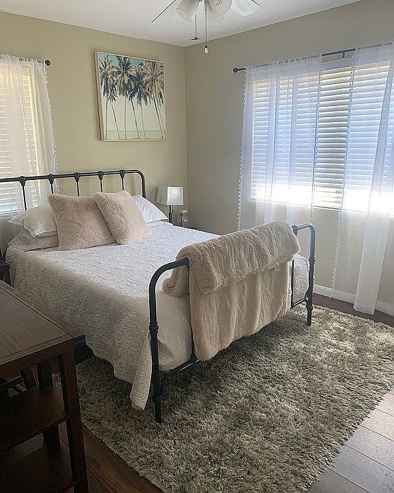 bedroom guest