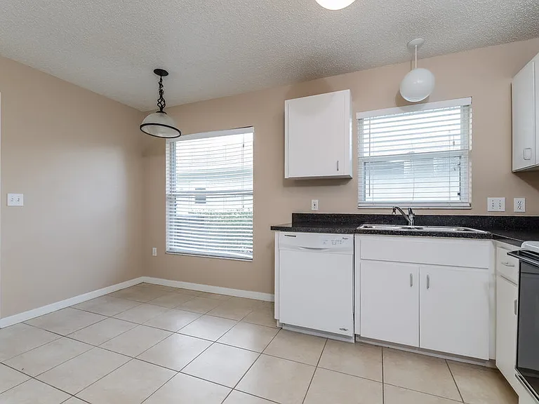 1205 Oak Trace Dr — Photo 5