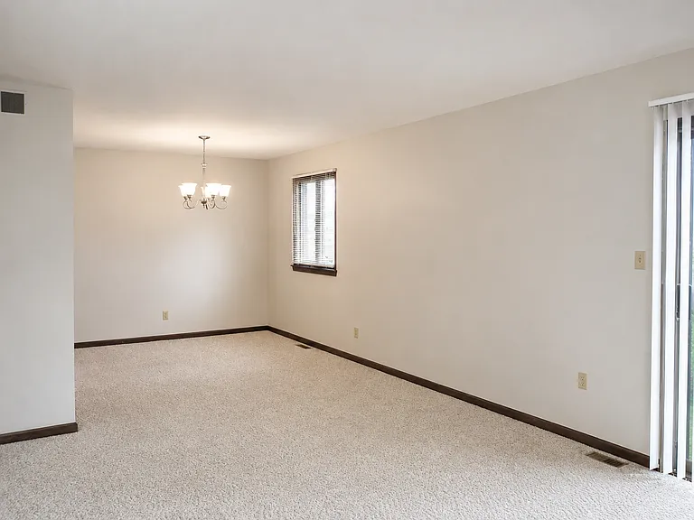 1702 Maynard Dr — Photo 5