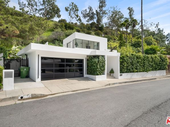 2048 N Beverly Dr
