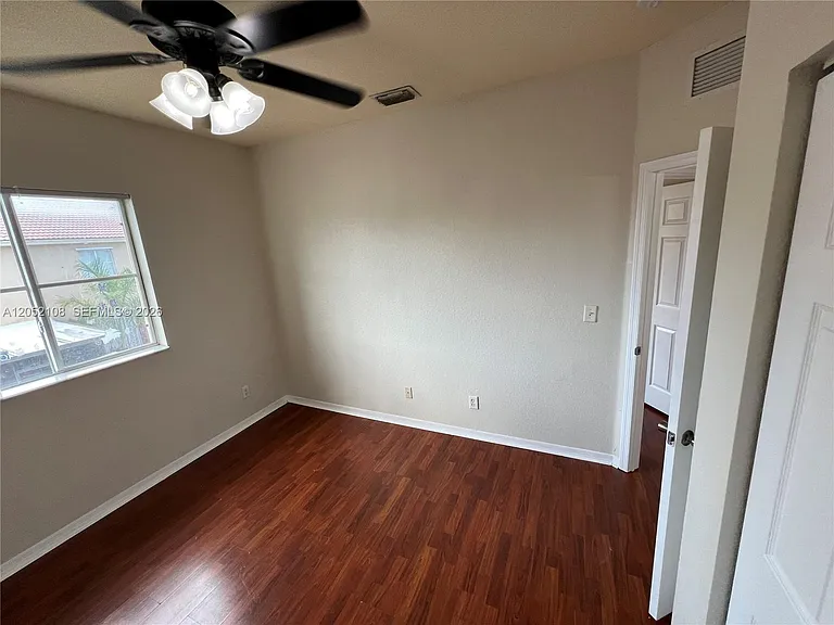 100 SW 15th Ave — Photo 55