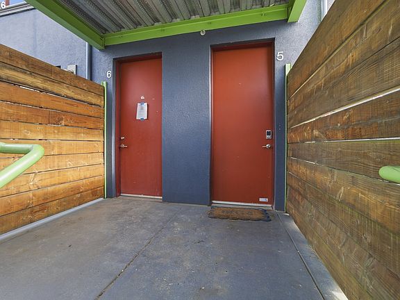 4th image of 325 NE Graham St APT 6