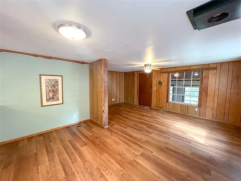 11719 NE 7th Ave — Photo 7