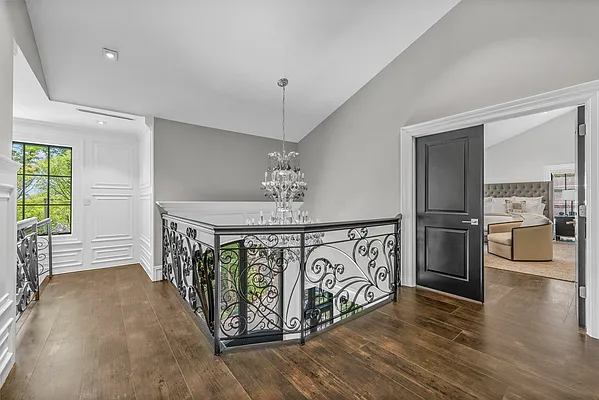 Sold by PRENDAMANO REAL ESTATE | media 21