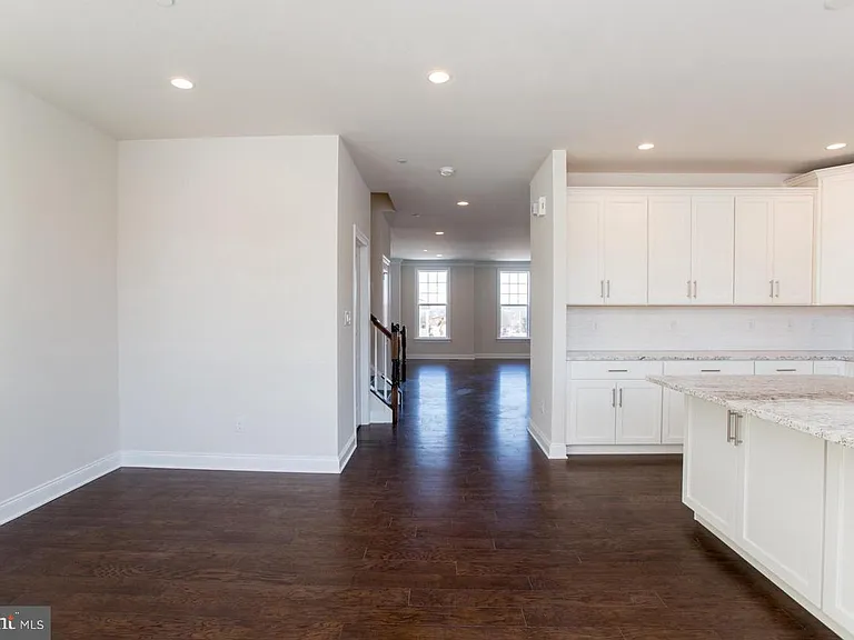 65 Lila Ln — Photo 2