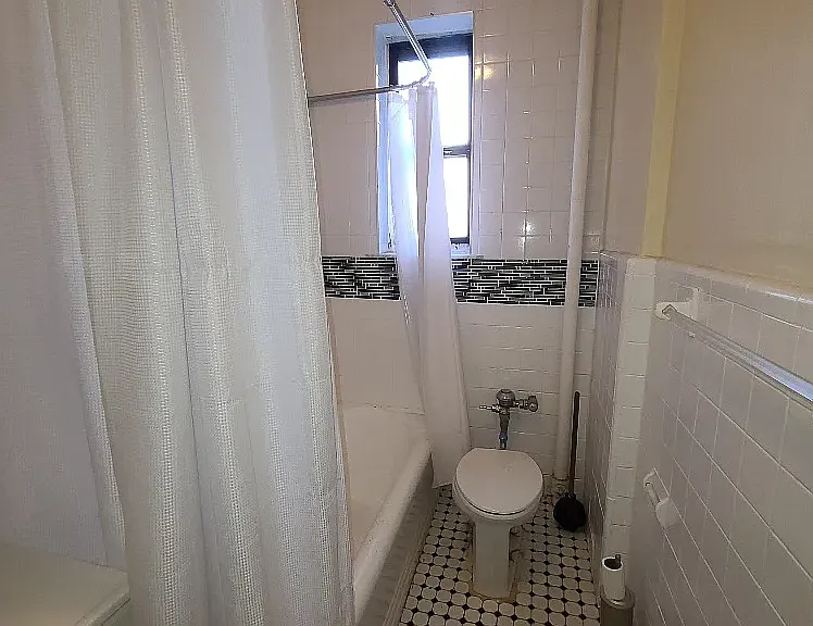250 Crown St #8 — Photo 6