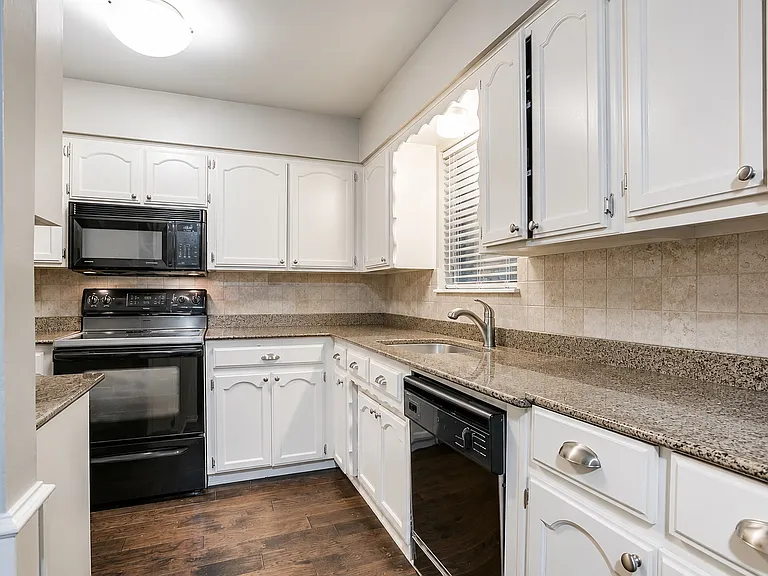 1613 Box Canyon Ct — Photo 6