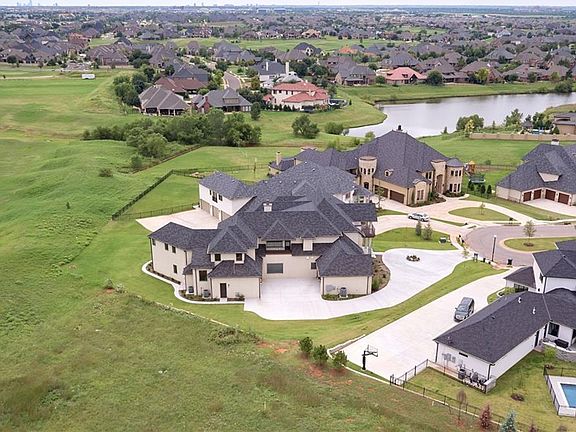 3rd image of 17812 Blue Heron Ct