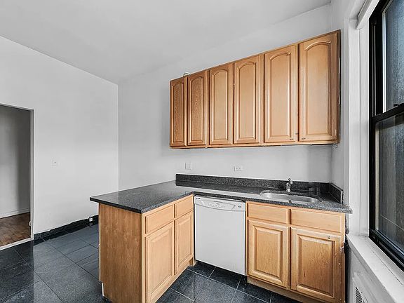 4th image of 215 W 101st St APT 5D