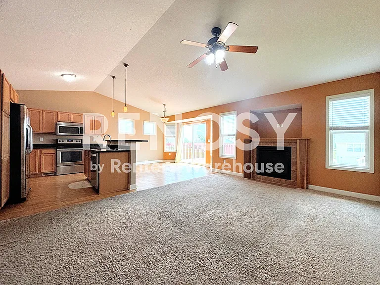 8228 Dakota Dr — Photo 8