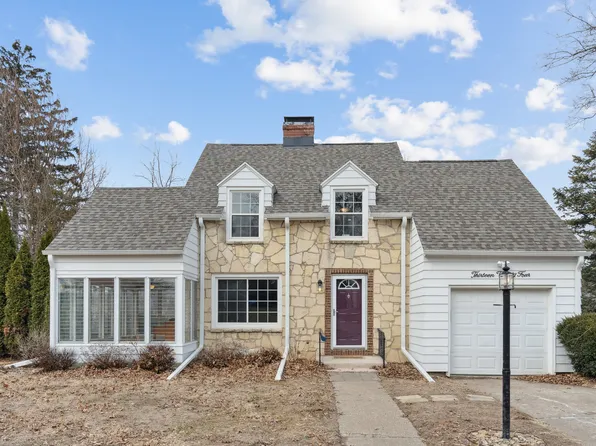 1324 Caroline Ave, Clinton, IA 52732