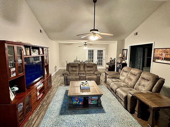 4th image of 216 Auburn Ave