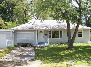 804 S 6th St, Clinton, MO 64735