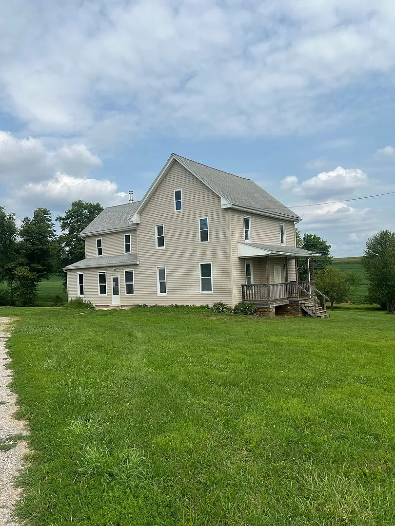 Charming Farm Home in New Freedom — Photo 1