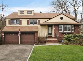 10 Janet Ln, Springfield, NJ 07081