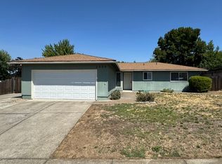 2859 Cedar Links Dr, Medford, OR 97504
