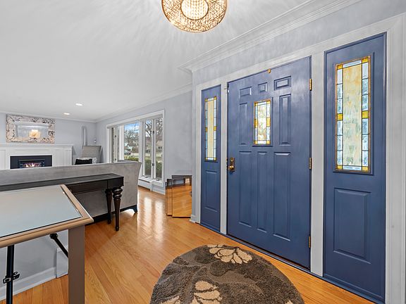 4th image of 9633 Le Claire Ave