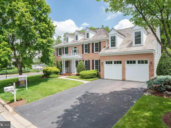 2121 Rose Theatre Cir, Olney, MD 20832