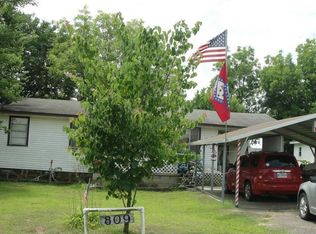 811 Owens St, Ozark, AR 72949