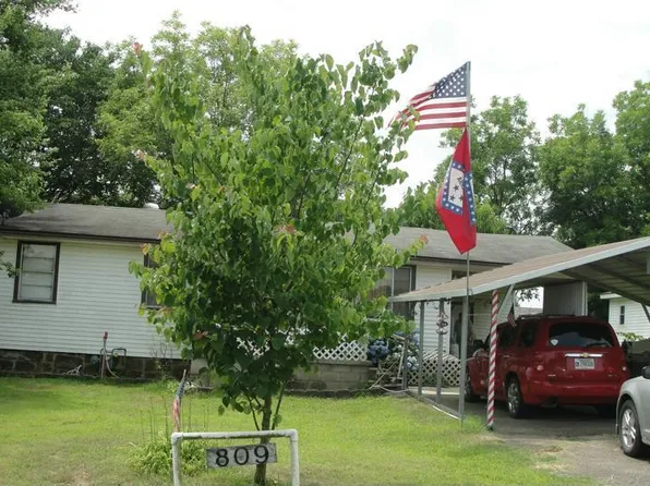 811 Owens St, Ozark, AR 72949