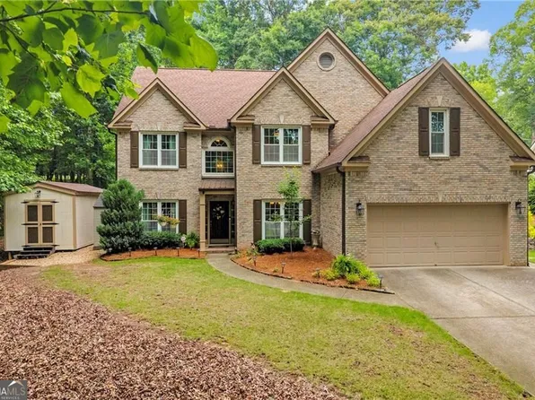 5724 Newberry Point Dr, Flowery Branch, GA 30542