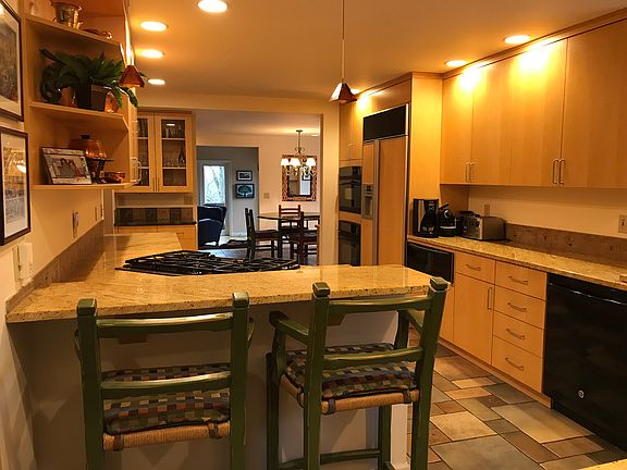 Gourmet kitchen 2