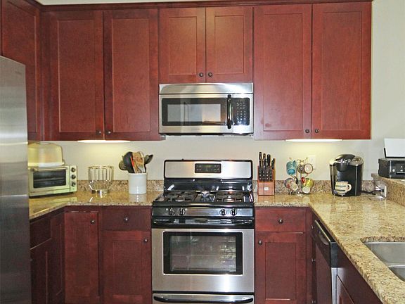 4th image of 36 Bay Springs Dr