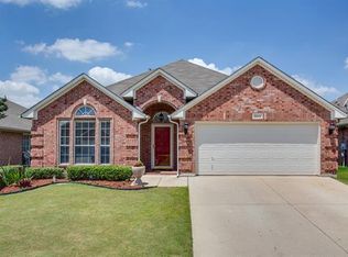 8813 Sunset Trace Dr, Fort Worth, TX 76244