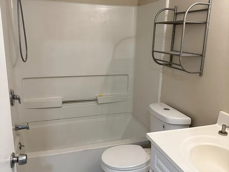 4513-15 Rosemarie Dr — Photo 10
