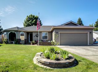 40 Osprey Dr, Eagle Pt, OR 97524