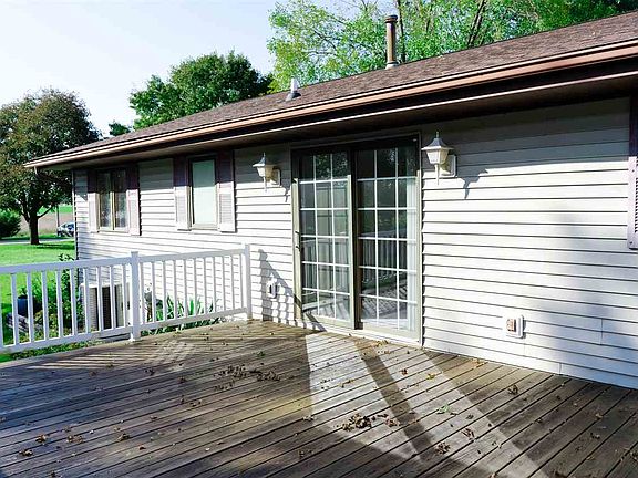 2nd image of 1522 Cantebury Cir