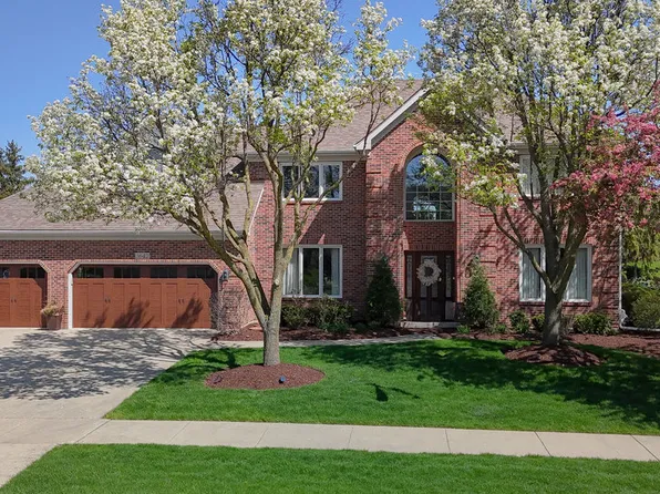 3642 Monarch Cir, Naperville, IL 60564