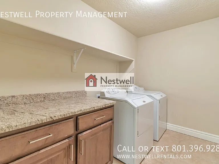 1360 E Foxmont Ln — Photo 8