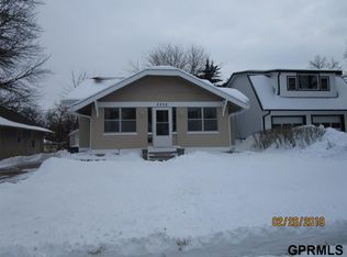 7773 Oakwood St, Ralston, NE 68127