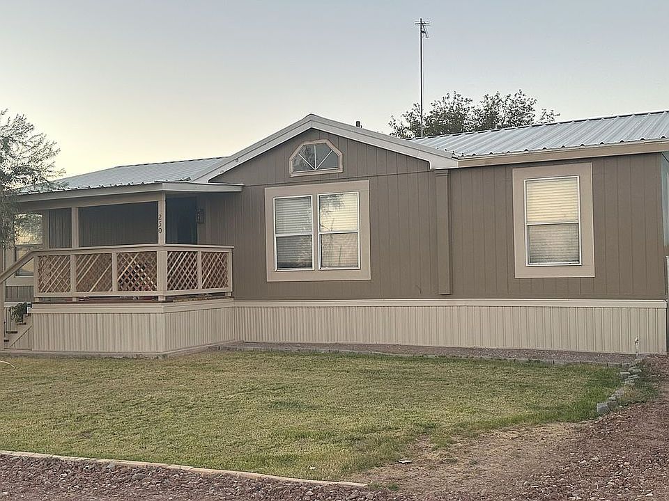 Front lawn and entry way
