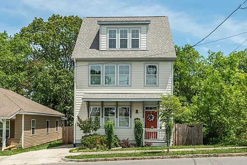 910 Elizabeth St Photo 1