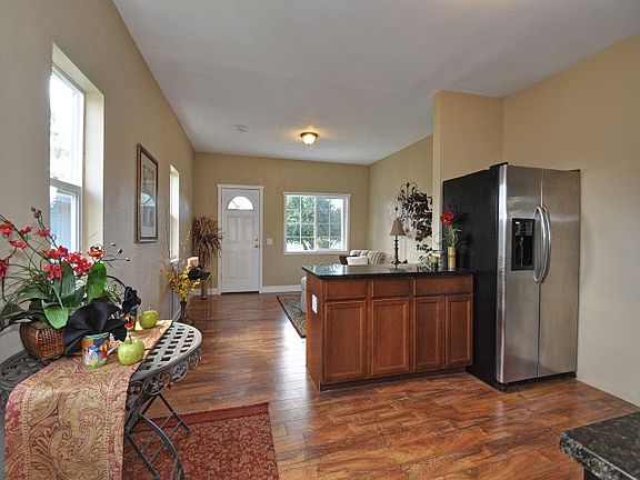 5th image of 2507 S Hosmer St