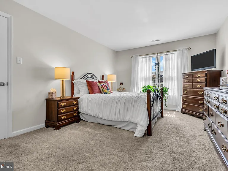 1307 Bennett Pl — Photo 25