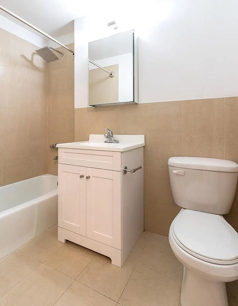 185 Avenue C — Photo 4