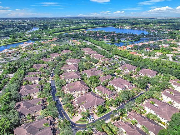 2nd image of 1590 Passion Vine Cir #27-1