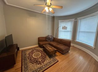932 W Cullom Ave APT 1F, Chicago, IL 60613