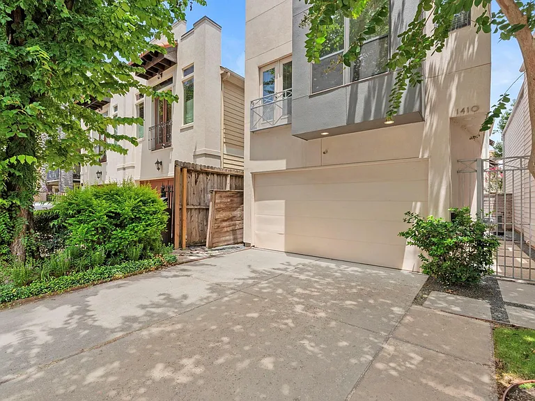 1410 Knox St — Photo 2