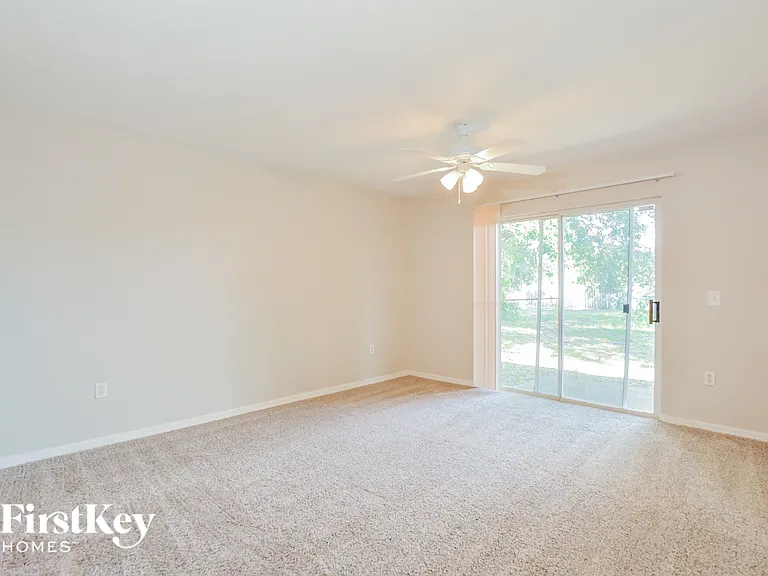 743 Pelican Ct — Photo 5