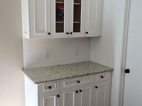 White kitchen cabinets